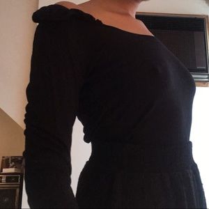 LONG SLEEVE OFF THE SHOULDER TOP